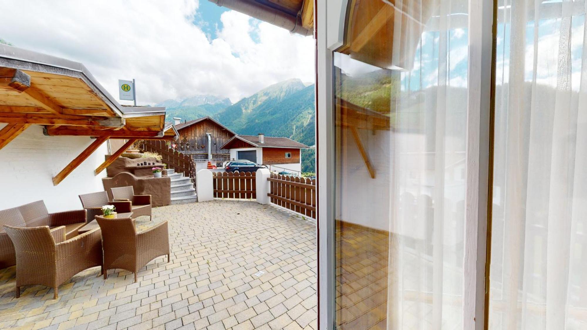 Апарт отель Pitztal Living Йерценс Экстерьер фото